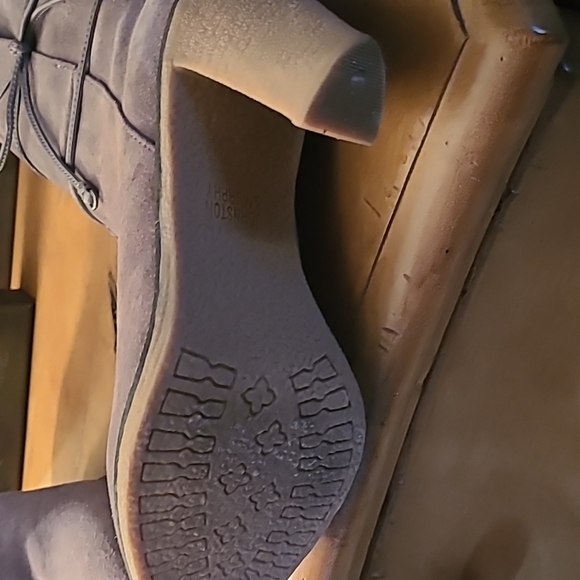 Really cool Johnson and Murphy top suede boots with zipper never worn - Picture 5 of 6